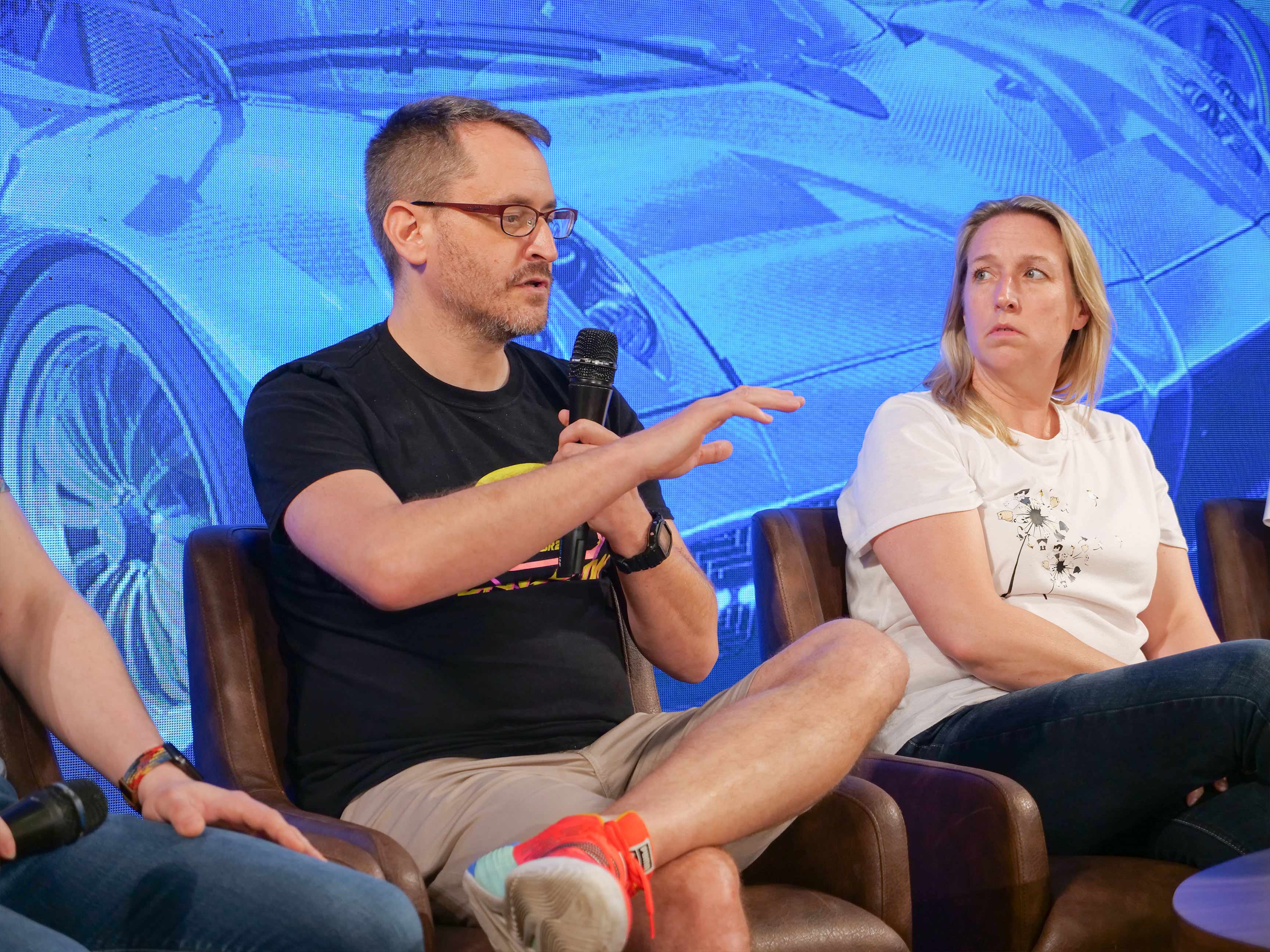 14-a-glass-egg-x-zynga-talk-bat-mi-cach-glass-egg-va-zynga-dua-sieu-xe-vao-the-gioi-csr-racing-2