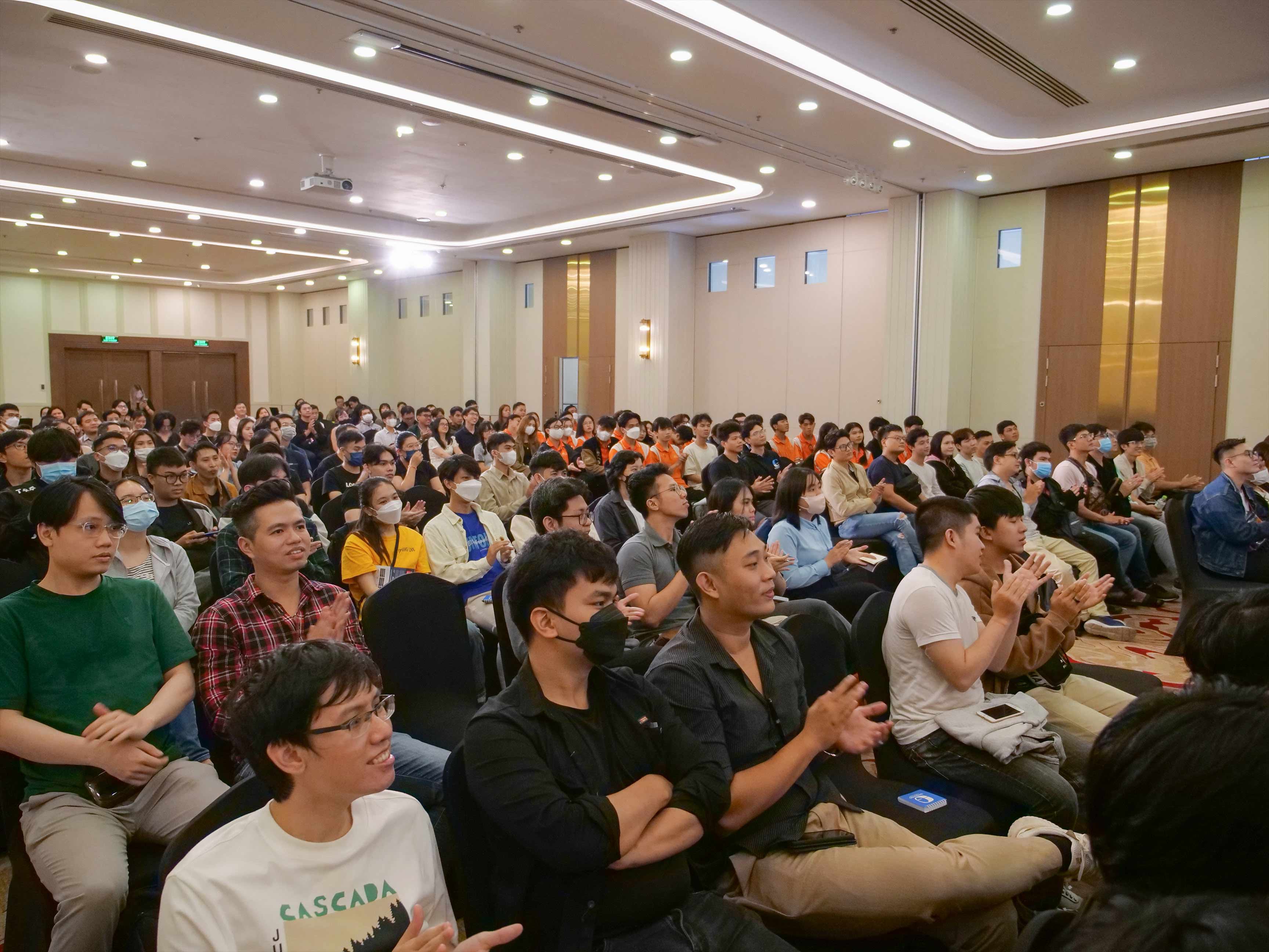 2-a-glass-egg-x-zynga-talk-bat-mi-cach-glass-egg-va-zynga-dua-sieu-xe-vao-the-gioi-csr-racing-2