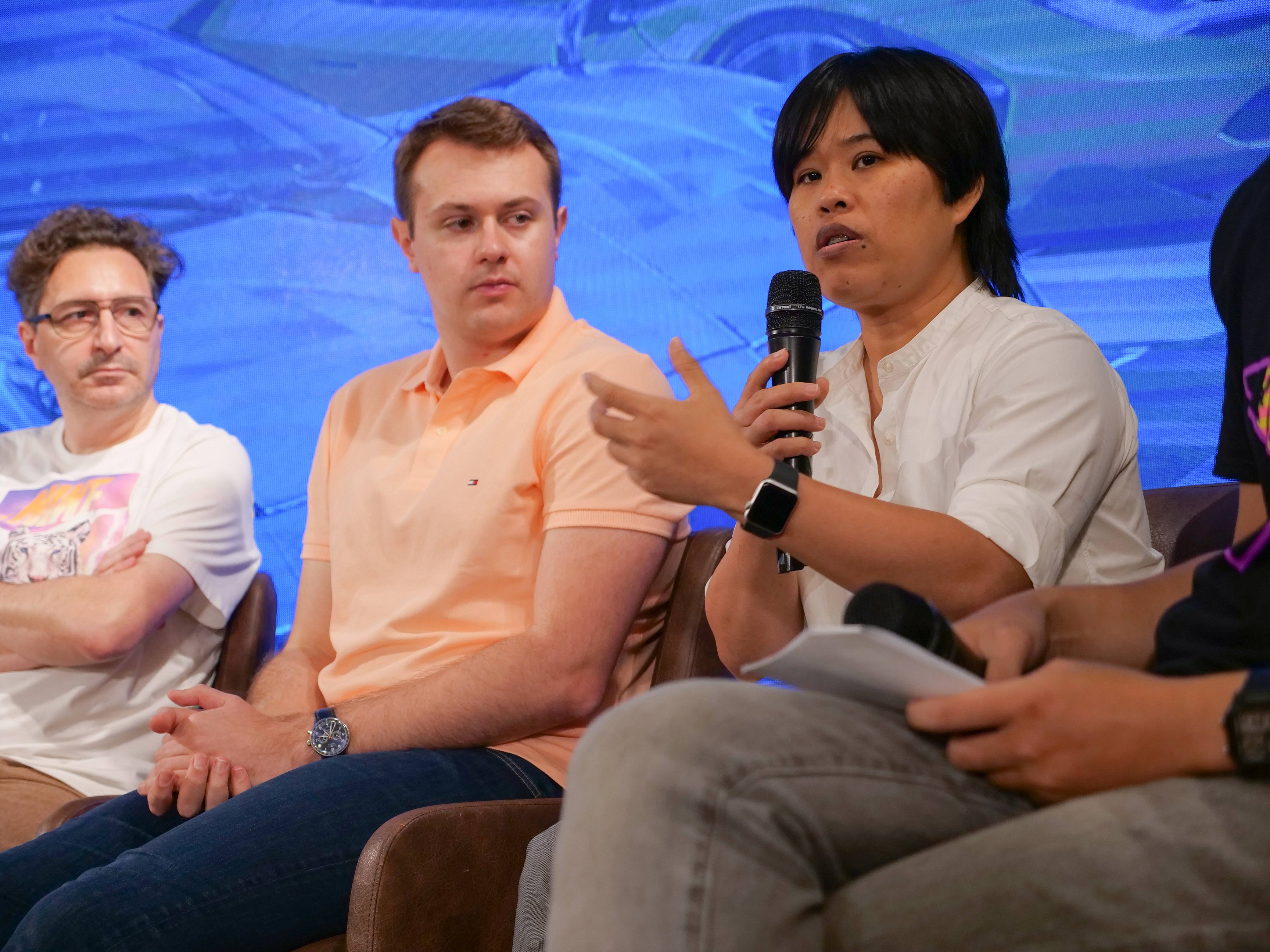 7-a-glass-egg-x-zynga-talk-bat-mi-cach-glass-egg-va-zynga-dua-sieu-xe-vao-the-gioi-csr-racing-2